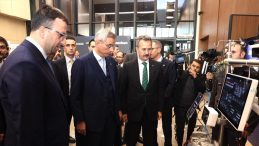 ASELSAN'ın Geliştirdiği Mobil Dijital R&ouml;ntgen Cihazı, Sağlık Bakanlığı'na Teslim Edildi