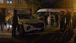 Ataşehir'de Motosiklet Servise &Ccedil;arptı: 2'si Ağır 3 Yaralı