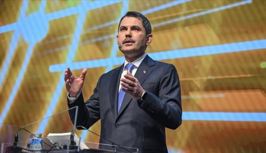 Atık Malzemeleri Enstr&uuml;mana D&ouml;n&uuml;şt&uuml;ren Emrah &Ouml;ğretmen!