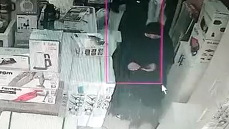 Avcılar'da Şaşırtıcı Olay! İş Yeri Sahibi Kameraları Kontrol Edince Gerçek Ortaya Çıktı