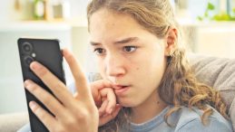 Avrupa'da Çocuklar Arasında Siber Zorbalık Artıyor