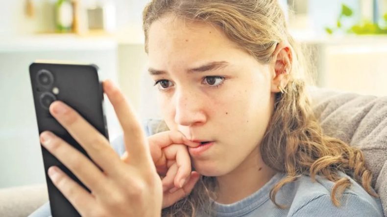 Avrupa'da Çocuklar Arasında Siber Zorbalık Artıyor