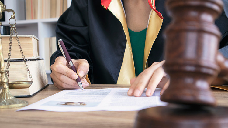 Avukatlardan Akılalmaz IBAN Oyunu: 'Bu Olay Basit Bir Olay Değil'