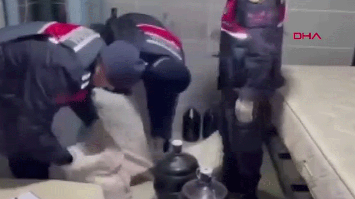 Aydın'da 6 Ton Sahte Şarap Yakalandı: 1 Kişi G&ouml;zaltında