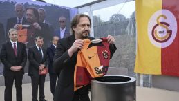 Ayhan Akman, Galatasaray&rsquo;dan ayrıldığını a&ccedil;ıkladı