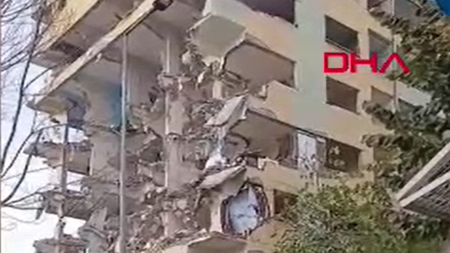 Bağcılar'da Yıkım Sırasında 8 Katlı Bina &Ccedil;&ouml;kt&uuml;