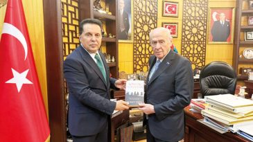 Bah&ccedil;eli&rsquo;ye S&uuml;rpriz Ahmet &Ouml;zer Ziyareti