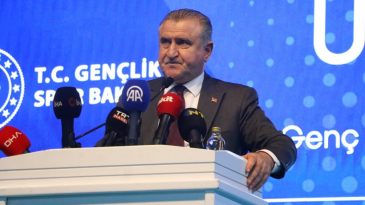 Bakan Bak: T&uuml;rkiye Y&uuml;zyılı, gen&ccedil;lerin y&uuml;zyılı olacak