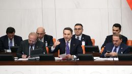 Bakan Bayraktar'tan 'n&uuml;kleer enerji' a&ccedil;ıklaması: Olmazsa olmaz