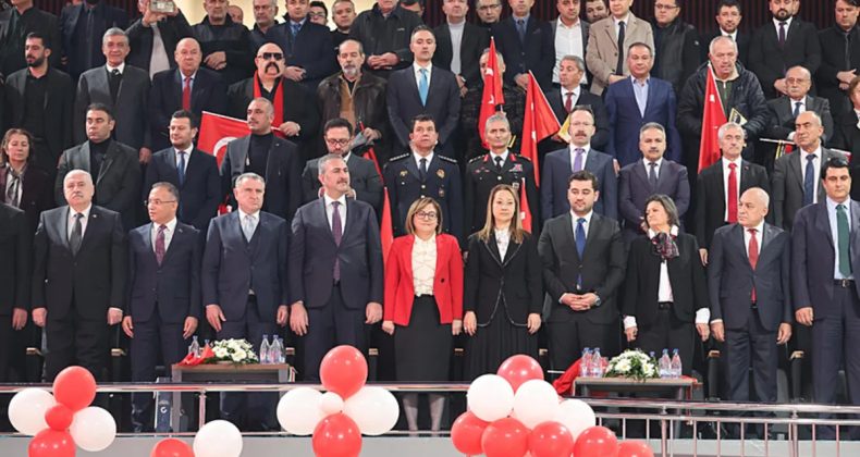 Bakan Dr. Osman Aşkın Bak: "&Ccedil;ocuklarımız ve gen&ccedil;lerimiz abur cuburdan uzak dursun"