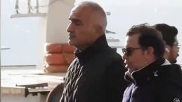 Bakan Ersoy, Bebek Sahilinde Y&uuml;r&uuml;y&uuml;ş Yaparken G&ouml;r&uuml;nt&uuml;lendi