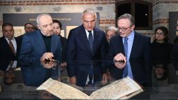 Bakan Ersoy: K&uuml;lt&uuml;r, sanat ve turizmi g&uuml;&ccedil;lendiren adımlarla 'T&uuml;rkiye Y&uuml;zyılı'nı birlikte inşa ediyoruz