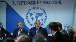 Bakan Ersoy'dan Ter&ouml;rs&uuml;z T&uuml;rkiye A&ccedil;ıklaması: 'Turist Sayısı Artacak'