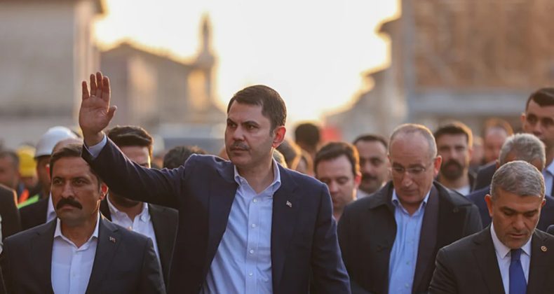 Bakan Kurum, Hatay'da Afet Konutlarını İnceledi