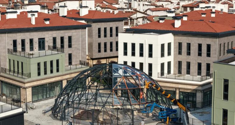 Bakan Kurum: Tarihi Suri&ccedil;i &Ccedil;arşısı hizmete a&ccedil;ılıyor