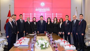 Bakan Tunç, Dereceye Giren Hakim ve Savcı Adaylarıyla Bir Araya Geldi