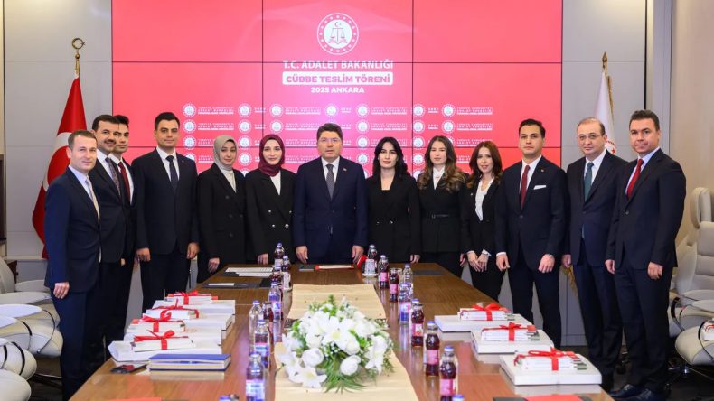 Bakan Tun&ccedil;, Dereceye Giren Hakim ve Savcı Adaylarıyla Bir Araya Geldi