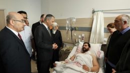 Bakan Yerlikaya, DEAŞ Operasyonunda Yaralanan G&uuml;venlik G&uuml;&ccedil;lerini Ziyaret Etti