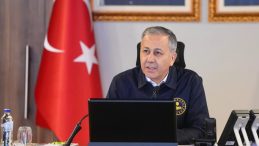 Bakan Yerlikaya: "Yeni Yıl İ&ccedil;in Alınacak Tedbirler &Uuml;zerine Toplantı Yaptık"