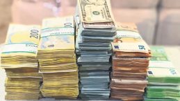 Baklava Kutusunda R&uuml;şvet Savunması: C&uuml;retkar A&ccedil;ıklamalar