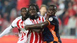 Başakşehir İkinci Yarıda Galip Geldi