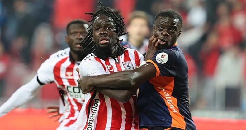 Başakşehir İkinci Yarıda Galip Geldi