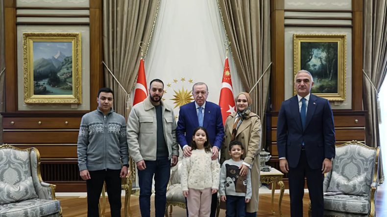 Başkan Erdoğan, İsrail Saldırısında Hayatını Kaybeden Rajab'ın Ailesini Ağırladı