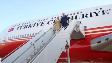 Başkan Erdoğan T&uuml;rkmenistan'da T&ouml;renle Karşılandı