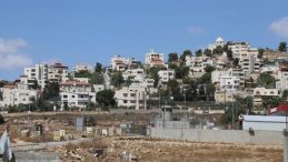 Batı Şeria&rsquo;da Saldırı Ger&ccedil;ekleşti: Filistinlilere Ait Bir İş Makinesi Alev Alev Yandı