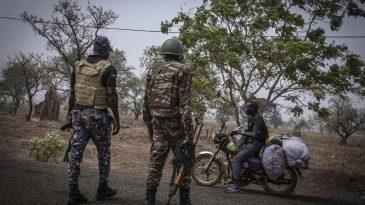 Benin Ordusu Y&ouml;netime El Koydu