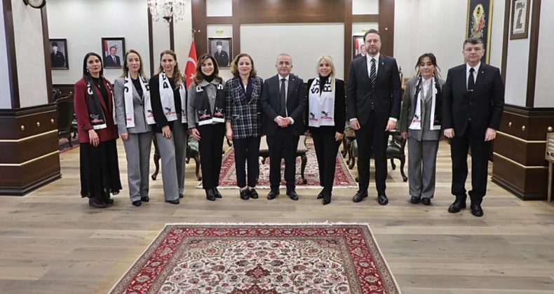 Beşiktaş Heyeti, Elazığ'da &Ouml;ğrencilerle Buluştu!