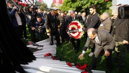 Beşiktaş Kul&uuml;b&uuml;, Ter&ouml;r Saldırısında Şehit D&uuml;şenler İ&ccedil;in Anma T&ouml;reni D&uuml;zenledi