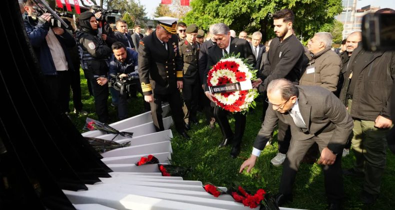 Beşiktaş Kul&uuml;b&uuml;, Ter&ouml;r Saldırısında Şehit D&uuml;şenler İ&ccedil;in Anma T&ouml;reni D&uuml;zenledi