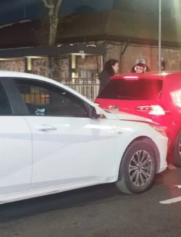 Beşiktaş'ta zincirleme trafik kazası! 3 ara&ccedil; birbirine girdi