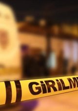 Bilecik&rsquo;te Yan Bakma Kavgası Kanlı Bitti: Bacağına Saplanan Bı&ccedil;ağı Aldı, Karşısındaki Kişiyi Ağır Yaraladı!
