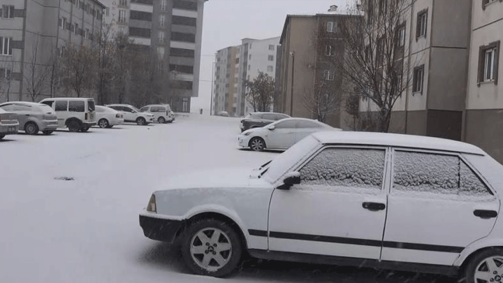 Bitlis Merkez ve G&uuml;roymak İl&ccedil;elerinde Eğitime Ara Verildi