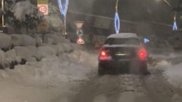 Bolu'da Kar Kalınlığı 30 Santimetreyi Aştı, Onlarca Ara&ccedil; Rampalarda Yolda Kaldı