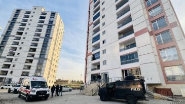 Boş dairede, &ccedil;&ouml;p poşetinde kadın cesedi bulundu