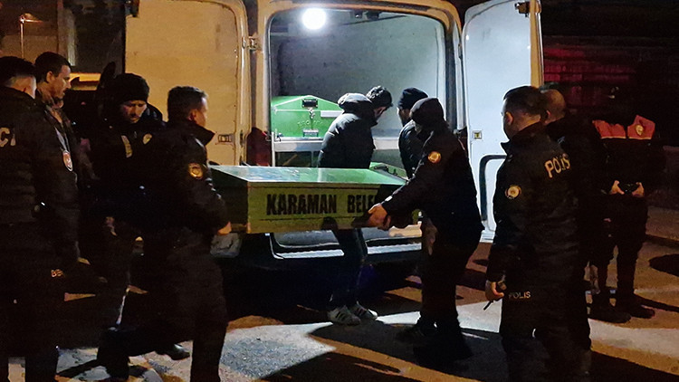 Boşanma aşamasındaki karısını &ouml;ld&uuml;rerek intihar etti