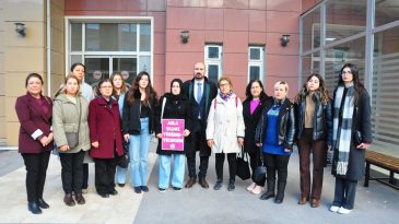 Boşanma S&uuml;recindeki Kadına Eşinden Bı&ccedil;aklı Saldırı: '&Ouml;ld&uuml;m Zannetti, Beni Bıraktı'