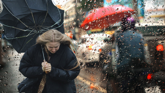 Bu Gece Başlıyor: Gök Gürültülü Kuvvetli Sağanak Geliyor | Meteoroloji'den Sağanak, Buzlanma ve Don Uyarısı: 43 İlde Yağış Bekleniyor