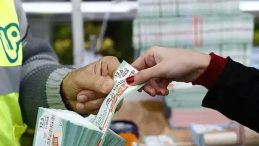 Cami &Ouml;n&uuml;nde Piyango Bileti Satışı Yasaklandı