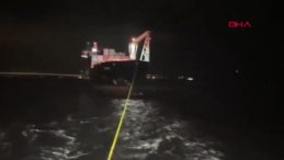 &Ccedil;anakkale Boğazı'nda Konteyner Gemisi Arıza Yaptı
