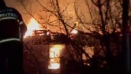 &Ccedil;ankırı'da Yangın Faciası! K&ouml;yde İki Ev Alev Alev Yandı