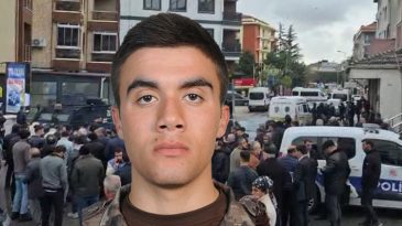 &Ccedil;ekmek&ouml;y'de Ger&ccedil;ekleşen Operasyonda Polis Şehit Oldu: Saldırganın Ailesinden 5 Kişi G&ouml;zaltına Alındı
