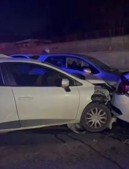 &Ccedil;ekmek&ouml;y'de Zincirleme Trafik Kazası: 7 Yaralı