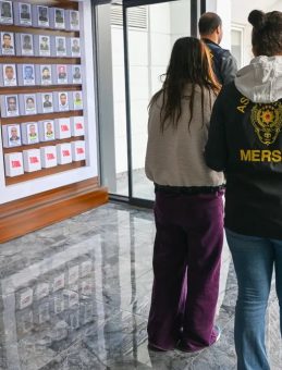 &Ccedil;ok Sayıda Ziynet Eşyası ile Yakalanan Ş&uuml;pheliler Tutuklandı