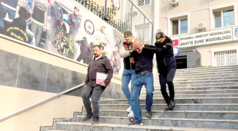 Cerrahi Maskeyle 14 Yıl Kaçtı