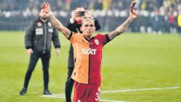 Cesur Y&uuml;rek Lucas Torreira