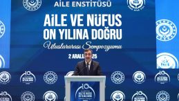 Cevdet Yılmaz'dan aile a&ccedil;ıklaması: 'T&uuml;rkiye'nin yaşı hızla d&uuml;ş&uuml;yor'